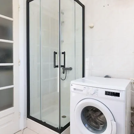 Le Léo, Terrasse - Parking - Piscine - Netflix * Villeneuve-Loubet