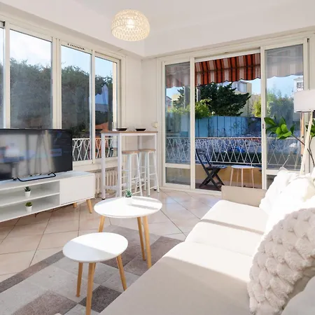 Apartment Le Leo - Terrasse, Parking, Piscine, Netflix Villeneuve-Loubet