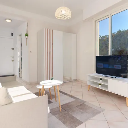 Apartamento Le Léo, Terrasse - Parking - Piscine - Netflix Villeneuve-Loubet