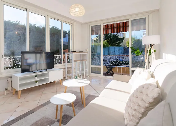 Apartment Le Leo - Terrasse, Parking, Piscine, Netflix Villeneuve-Loubet