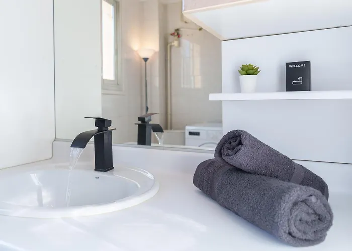 Le Leo - Terrasse, Parking, Piscine, Netflix Apartment Villeneuve-Loubet
